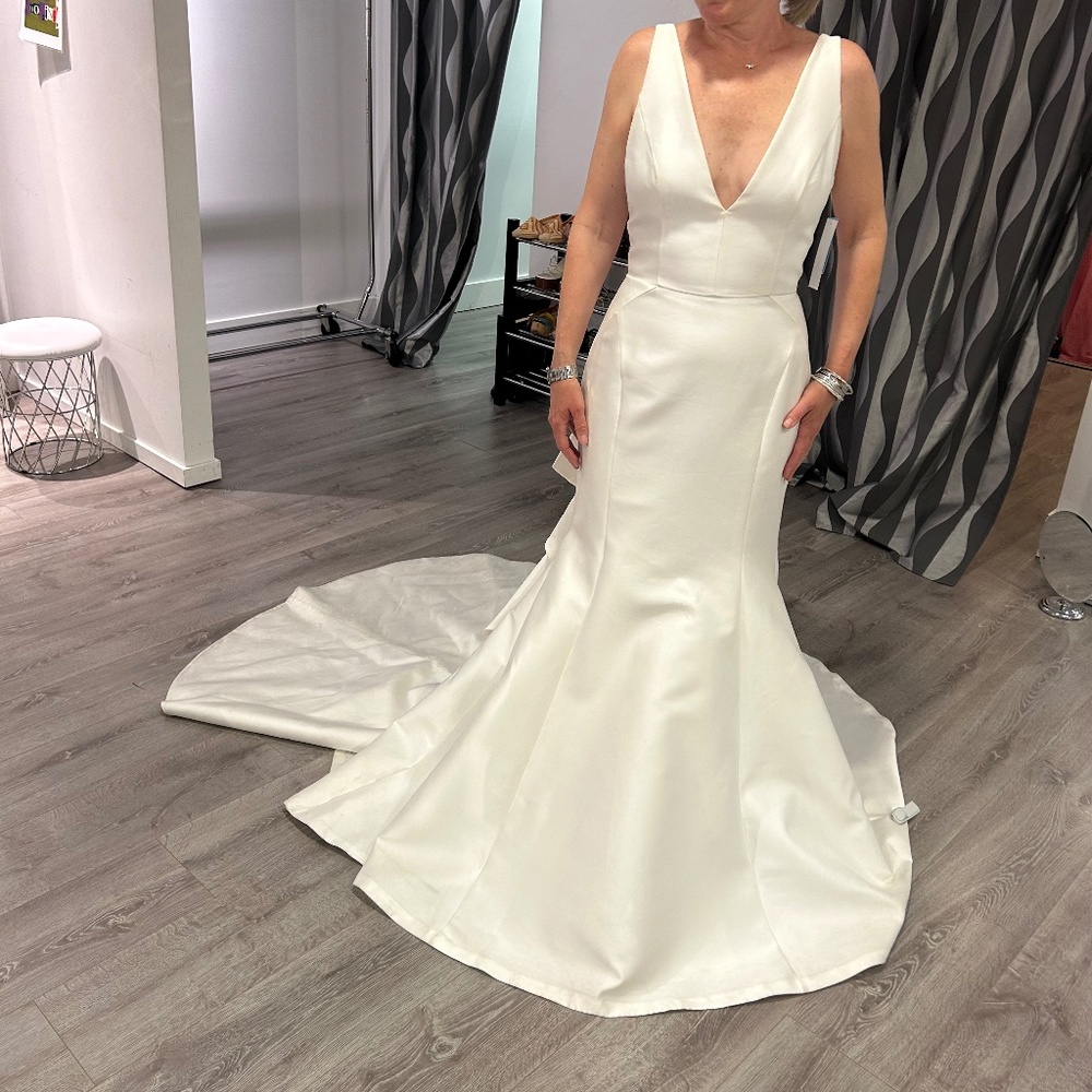 Carolina Herrera Lyla Wedding Dress